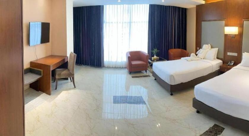 Hotel Tower Inn, Читтагонг Экстерьер фото