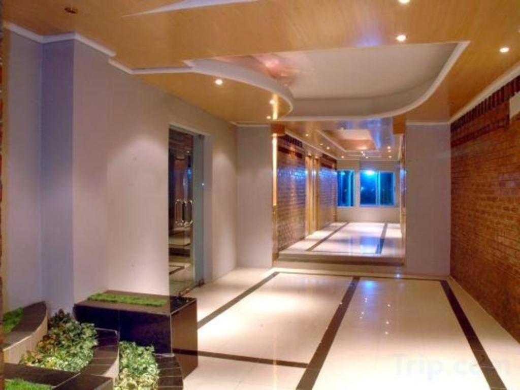 Hotel Tower Inn, Читтагонг Экстерьер фото