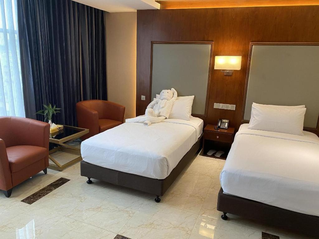 Hotel Tower Inn, Читтагонг Экстерьер фото