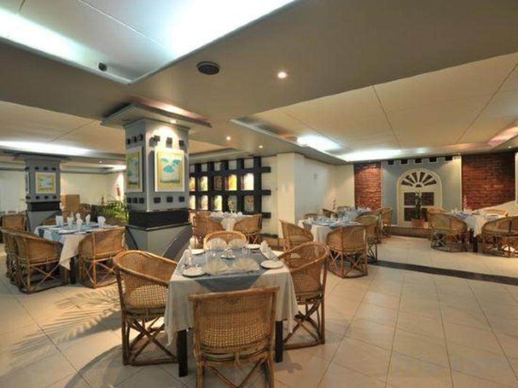 Hotel Tower Inn, Читтагонг Экстерьер фото